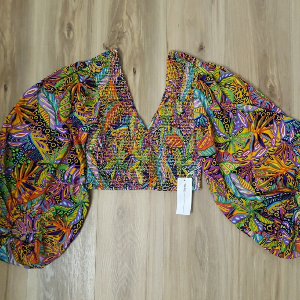 NWT Colorful Abstract Tropical Crop Top Smocking With Bubble Sleeves Medium